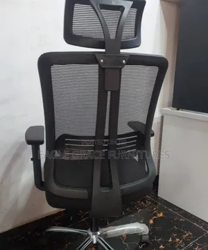 Adjustable Swivel Desk Chair – Strong Base and Smooth Movement