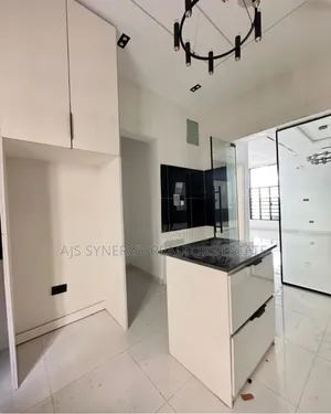 4bdrm Duplex in Chevron for rent