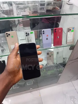 Apple iPhone XR 64 GB White