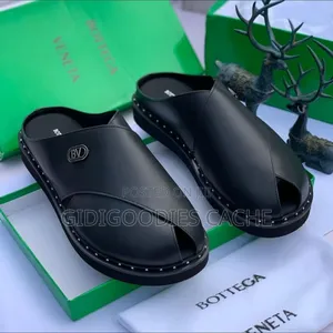 Botega Trendy Mules