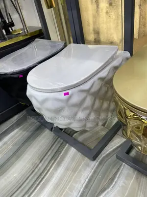 High Quality England Luxury White Wall Hung Water Closet