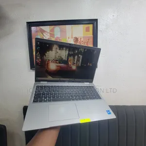 Laptop Dell Latitude 5520 8GB Intel Core i5 SSD 256GB