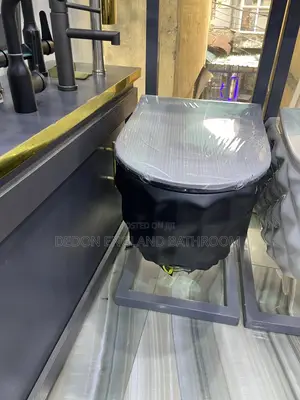 High Quality England Black Luxury Wall Hung Water Closet