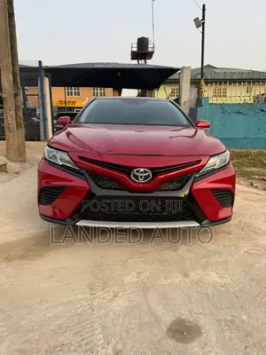 Toyota Camry SE FWD 2020 Red