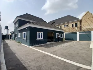 5bdrm Bungalow in Akoto Estate, Elebu, Ibadan for sale