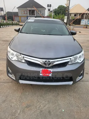 Toyota Camry XLE 4dr Sedan (2.5L 4cyl 6A) 2013 Gray