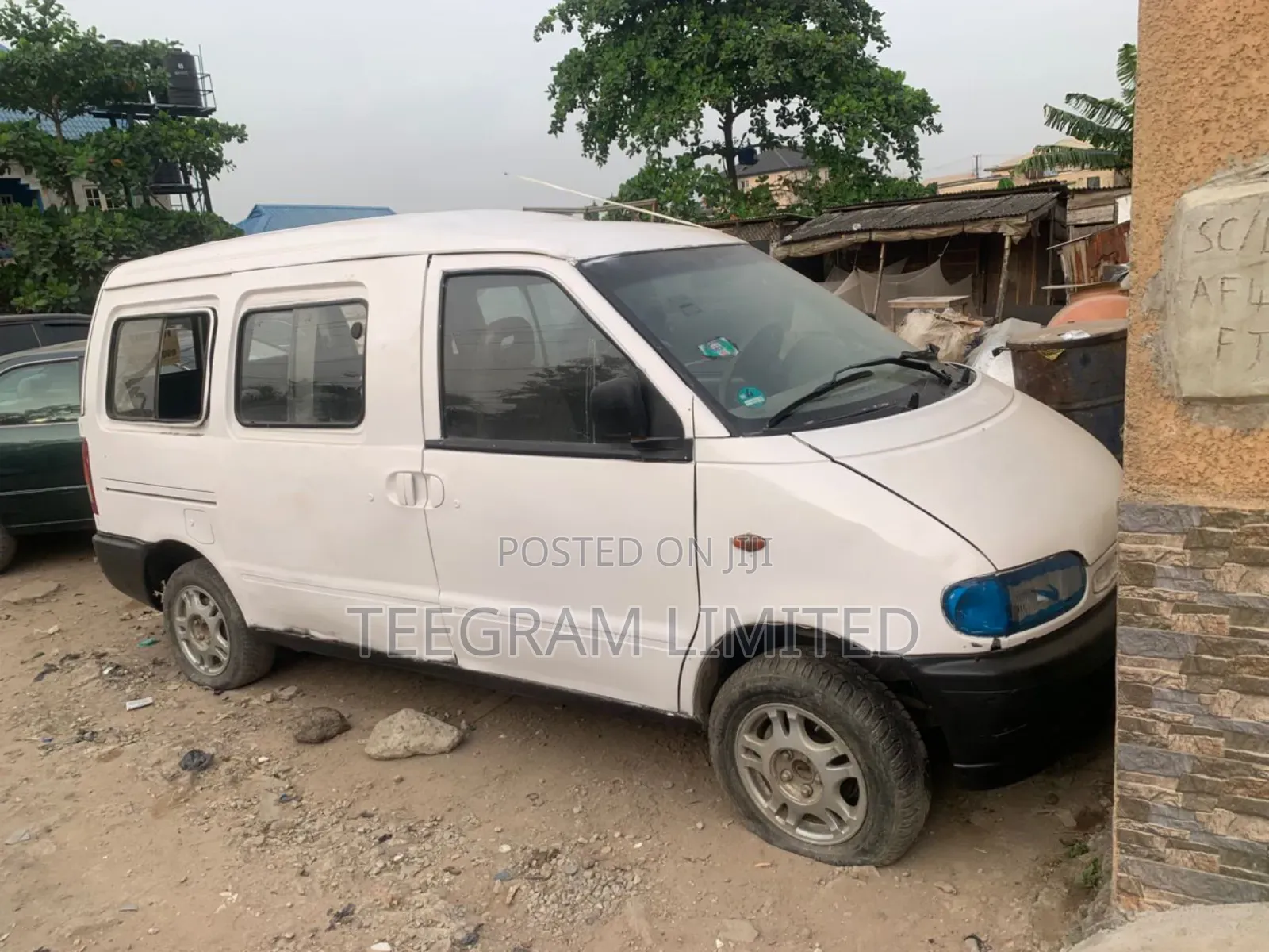 Nissan Serena 1998 White