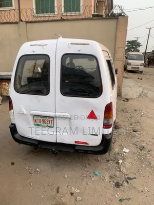 Nissan Serena 1998 White