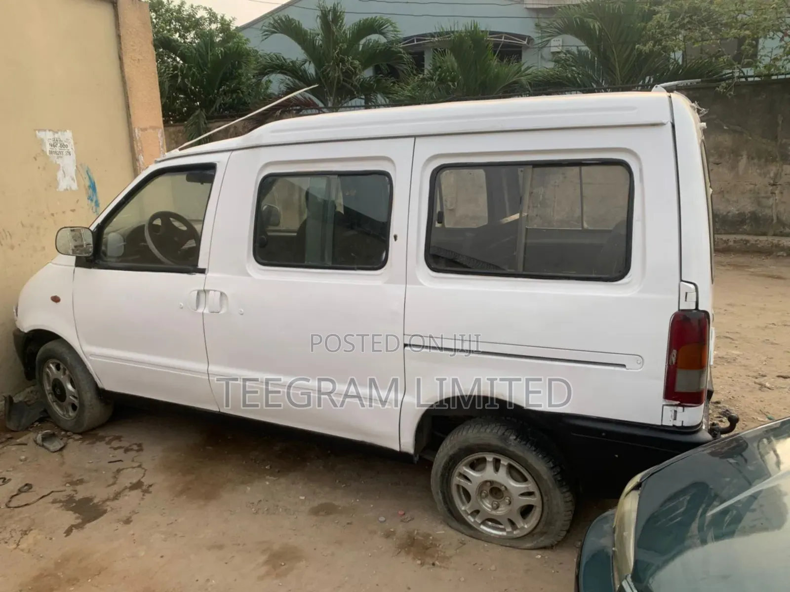 Nissan Serena 1998 White