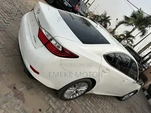 Lexus ES 350 FWD 2016 White