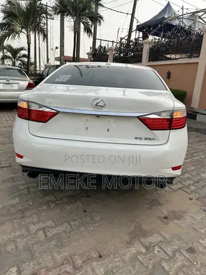 Lexus ES 350 FWD 2016 White