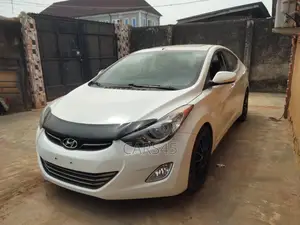 Hyundai Elantra 2011 White