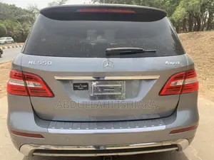 Mercedes-Benz M Class ML550 4MATIC 4dr SUV AWD (4.7L 8cyl Turbo 7A)
