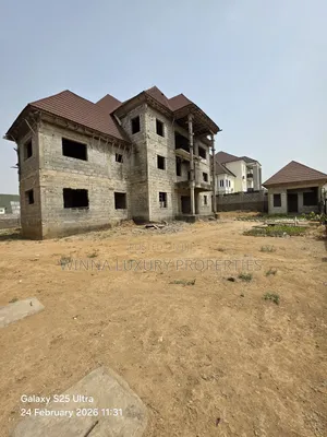 8bdrm Mansion in River Park Estate, Lugbe District for sale