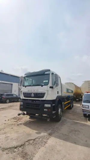 Brand New Water Tanker Truck With Sprinklers - 20,000 Liters