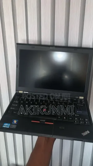 Laptop Lenovo ThinkPad X220 4GB Intel Core i5 HDD 320GB