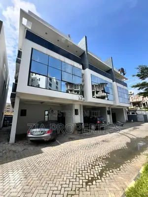 4bdrm Duplex in Lekki Phase 1 for rent