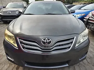 Toyota Camry LE 4dr Sedan (2.5L 4cyl 6A) 2011 Gray