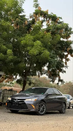 Toyota Camry SE 4dr Sedan (2.5L 4cyl 6A) 2016 Gray