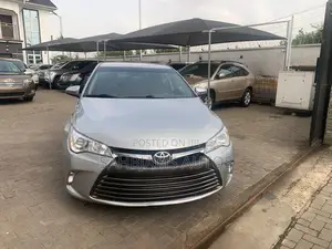 Toyota Camry LE 4dr Sedan (2.5L 4cyl 6A) 2015 Silver