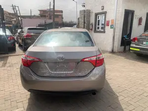 Toyota Corolla LE 4dr Sedan (1.8L 4cyl CVT) 2016 Brown