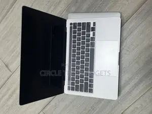 Laptop Apple MacBook Pro 2020 8GB Intel Core i5 SSD 256GB