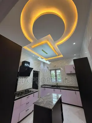 4bdrm Duplex in Thomas Estate for sale