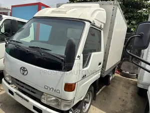 Cover Body Toyota Dyna 200 2008 White