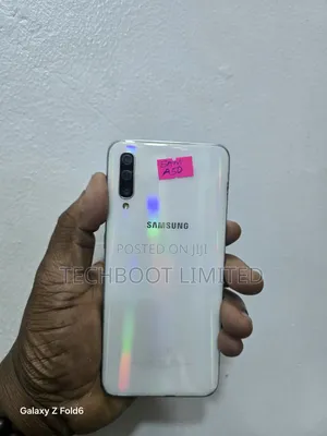Samsung Galaxy A50 128 GB White