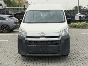 Toyota HiAce 2021 White