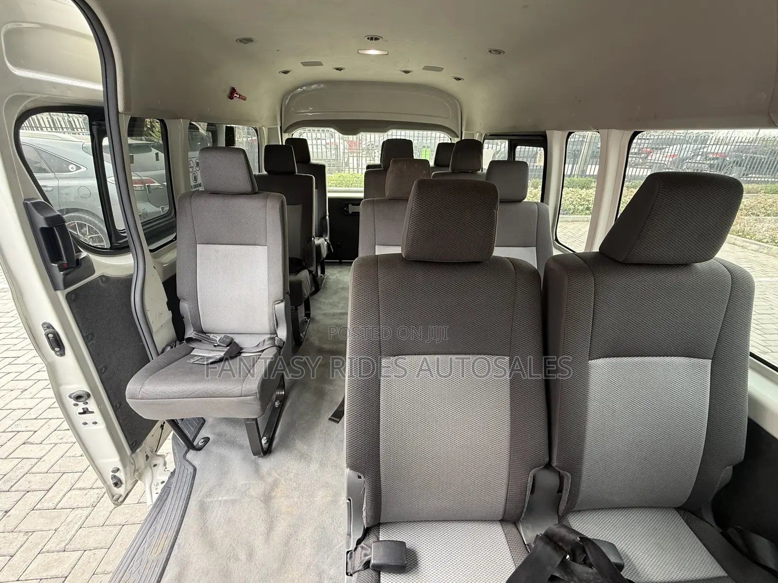 Toyota HiAce 2021 White