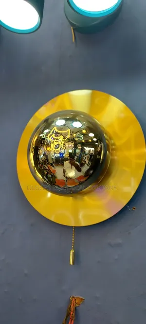 Ball Frame Glass Reflection Luxury Wall Lamp