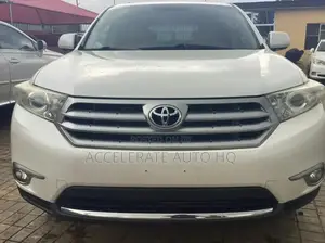 Toyota Highlander Limited 3.5l 4WD 2013 White