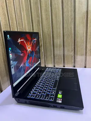 Laptop Gigabyte 16GB Intel Core i7 SSD 512GB