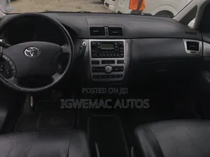 Toyota Avensis Verso 2.0 Petrol 2005 Silver