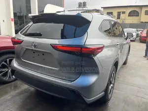 Toyota Highlander XLE 2021 Black
