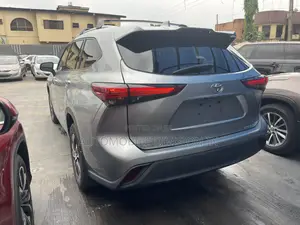 Toyota Highlander XLE 2021 Black