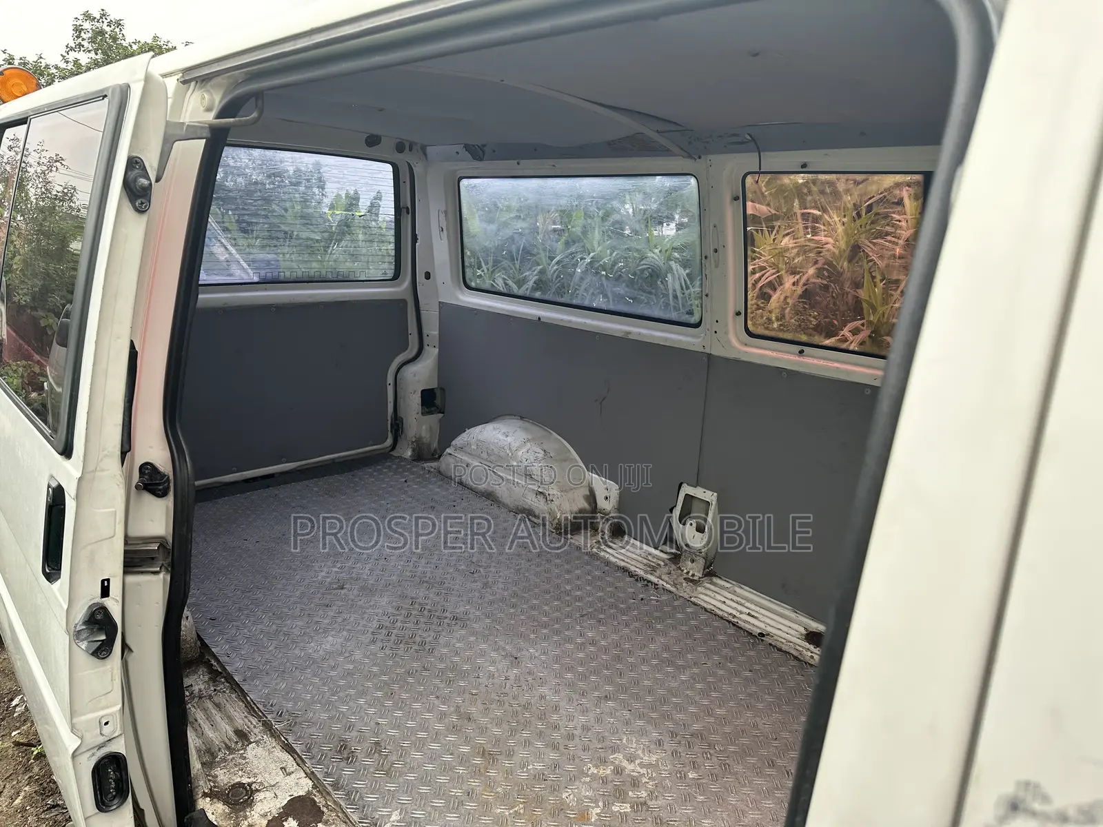 Volkswagen Transporter 2005 White