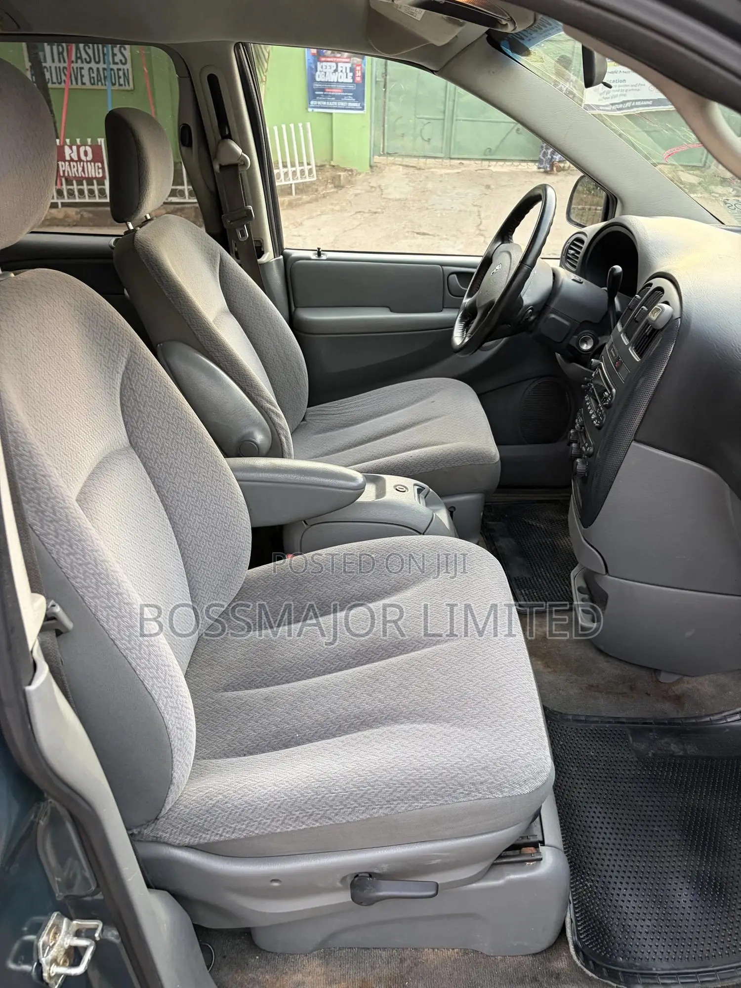 Dodge Caravan SXT 2006 Gray