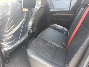 New Toyota Hilux 2025 Black