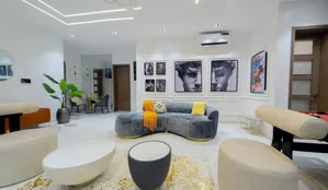2bdrm Apartment in Lekki Phase 1 for rent