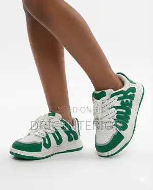 Size 33 Green and White Unisex Kids Sneakers
