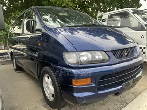 Mitsubishi Spacestar 2000 Blue