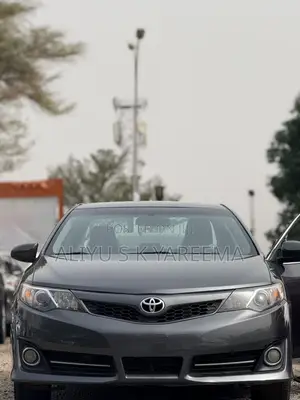 Toyota Camry SE 4dr Sedan (2.5L 4cyl 6A) 2013 Gray