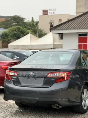 Toyota Camry SE 4dr Sedan (2.5L 4cyl 6A) 2013 Gray