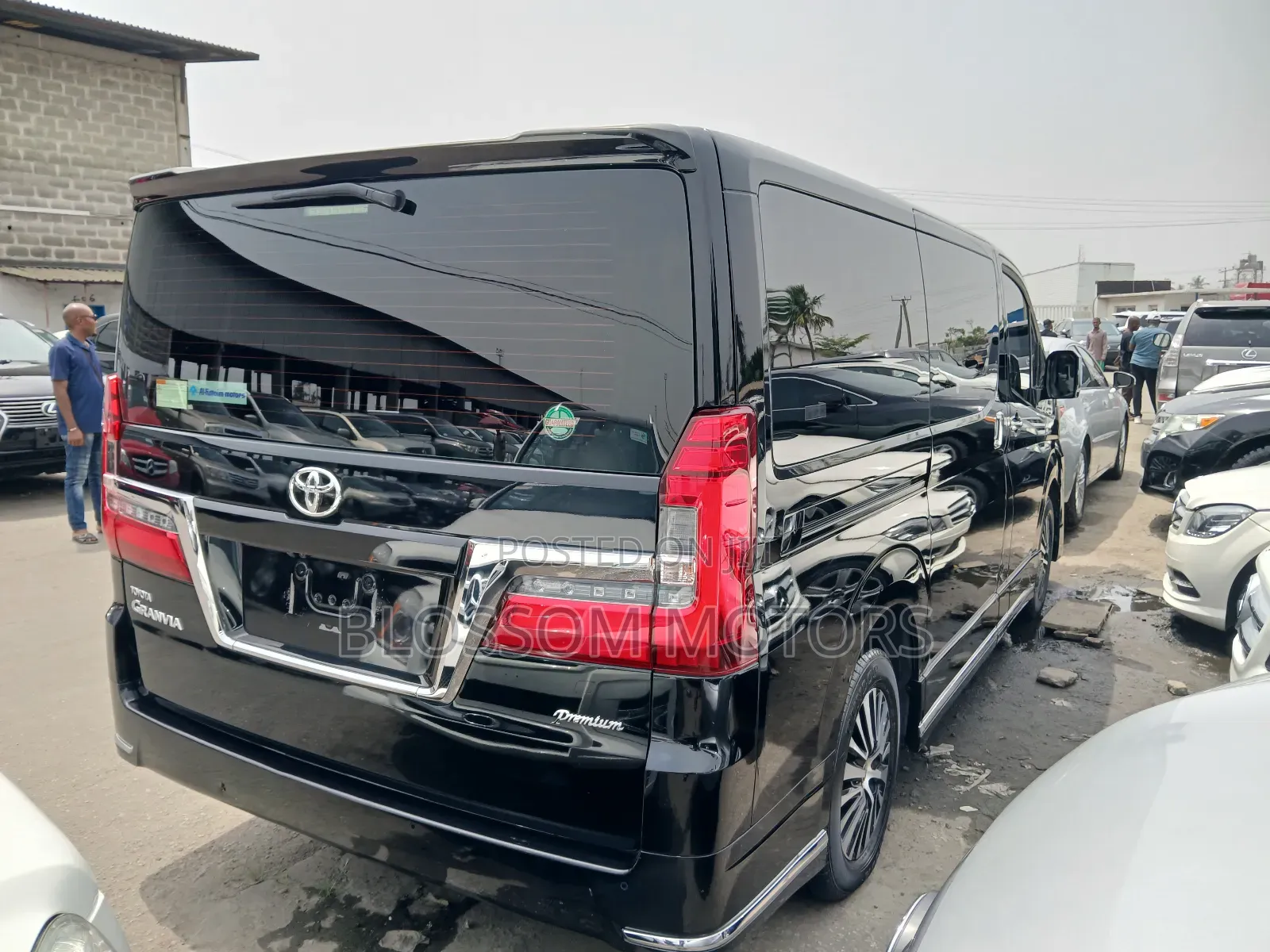 Toyota Granvia 2023 Black