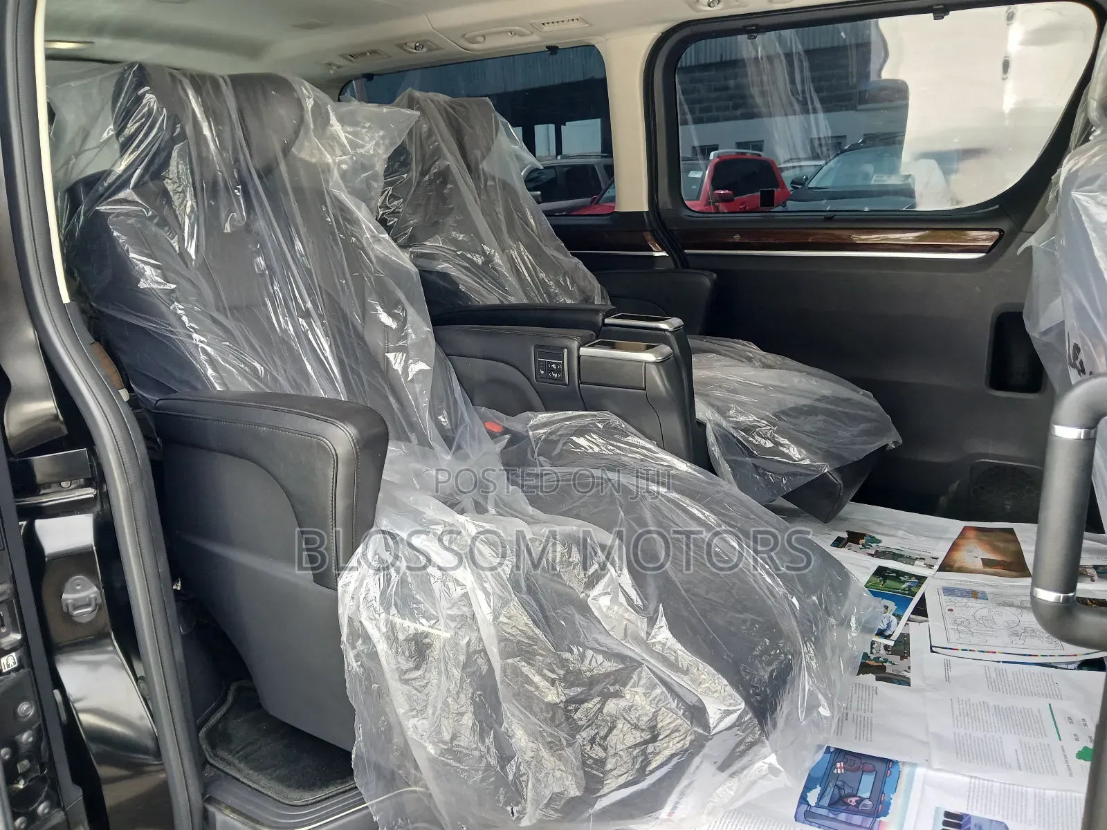 Toyota Granvia 2023 Black