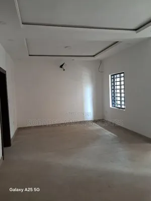 3bdrm Block of Flats in Ikeja, Mobolaji Bank Anthony Way for sale