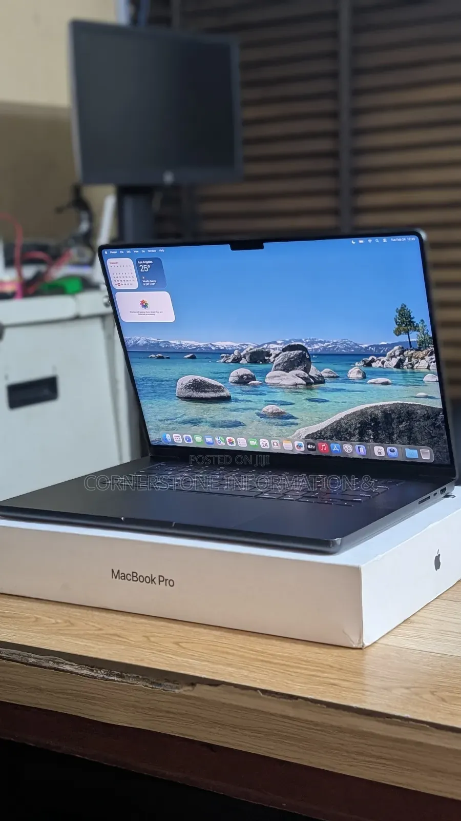 Laptop Apple MacBook Pro 2023 M3 Pro 18GB Apple M3 Pro SSD 512GB