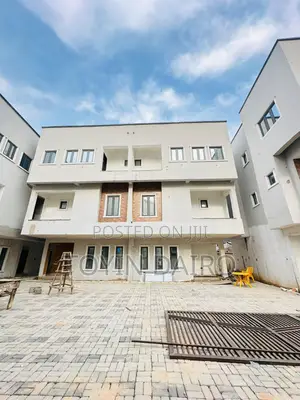 4bdrm Duplex in Soluyi for sale